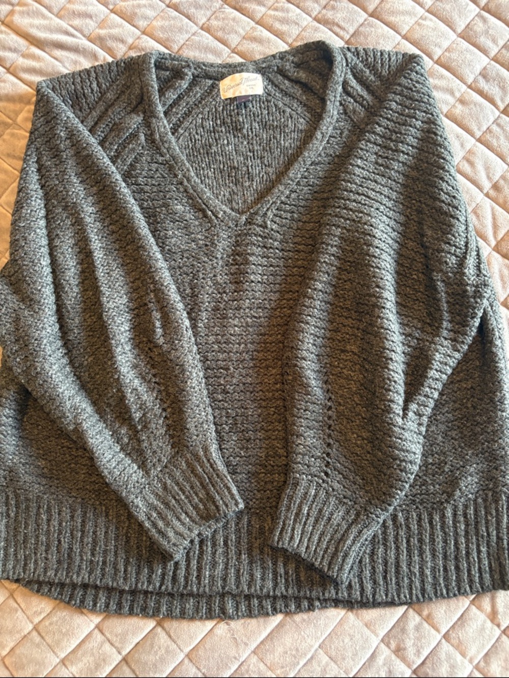 Universal thread Cozy V-Neck Women's Sweater - Gray. Xl